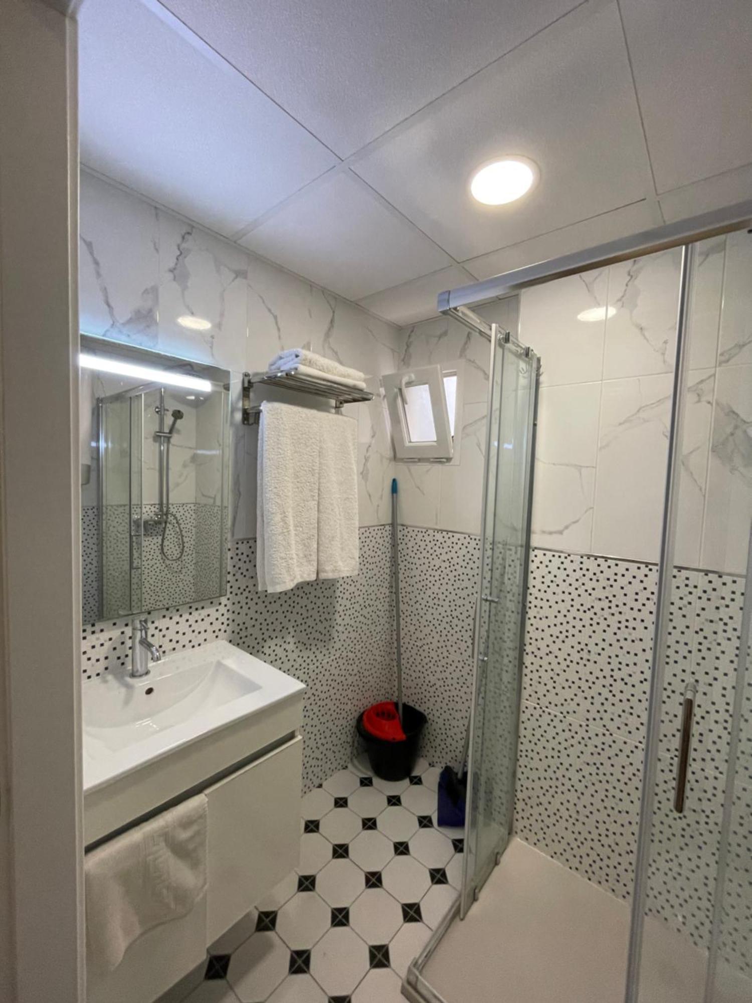 Apartamentos Pelicano Benidorm Zimmer foto